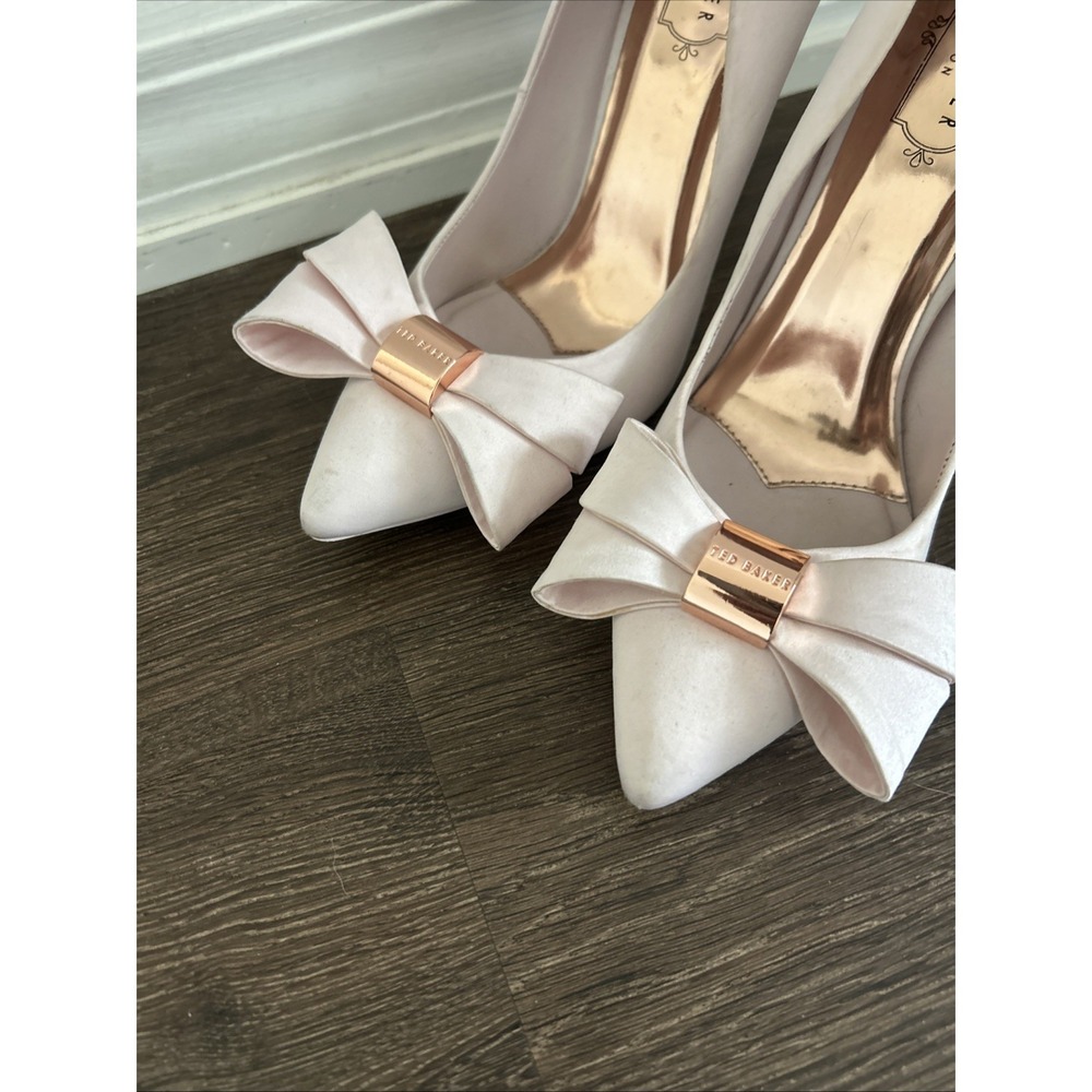 Ted Baker London Light Pink Satin Bow Pump High Heels Sz 38 7.5 Azeline CUTE - Picture 2 of 11